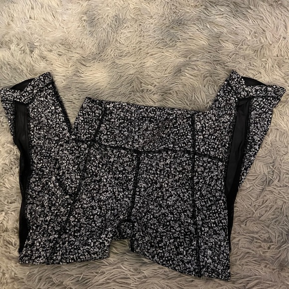 Lululemon crop leggings - Picture 10 of 13